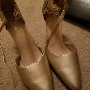 Gold color pump